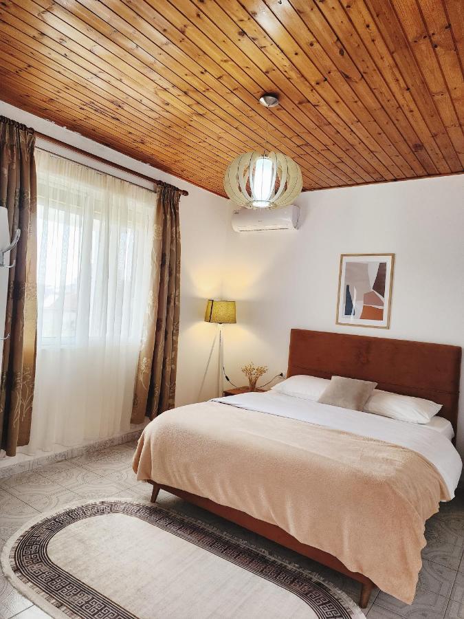 Mia Guest House - Entire Home With Balcony & Garden Divjake Exterior foto